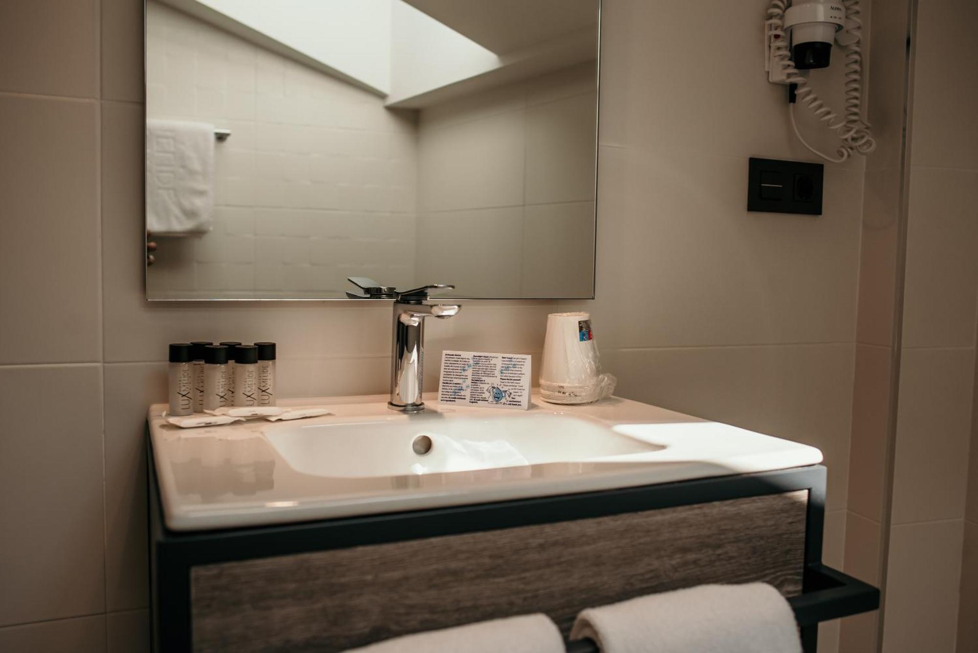 Hotel Lux 梅利德 外观 照片